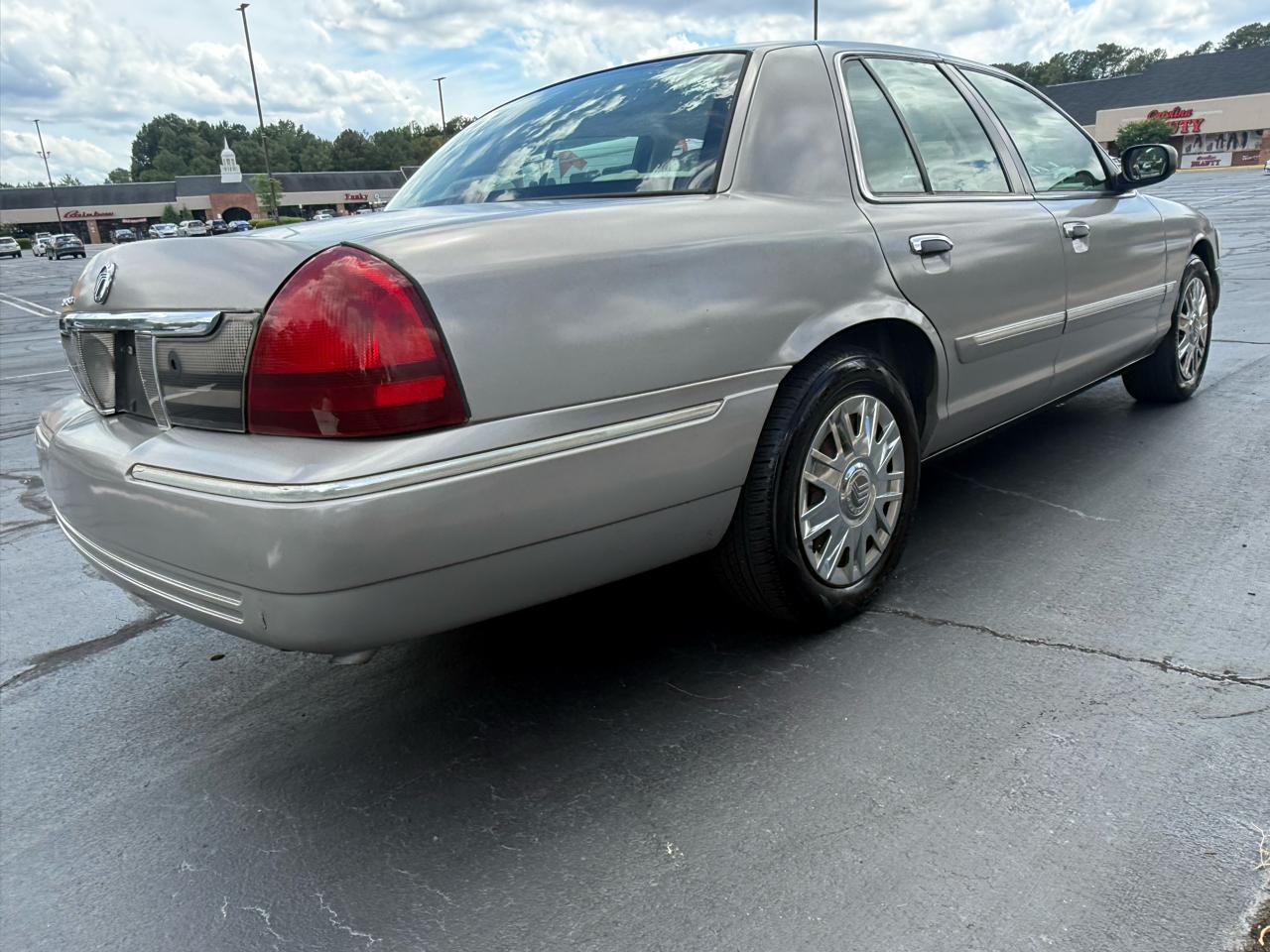 Mercury Grand Marquis 4dr Sdn GS 2008