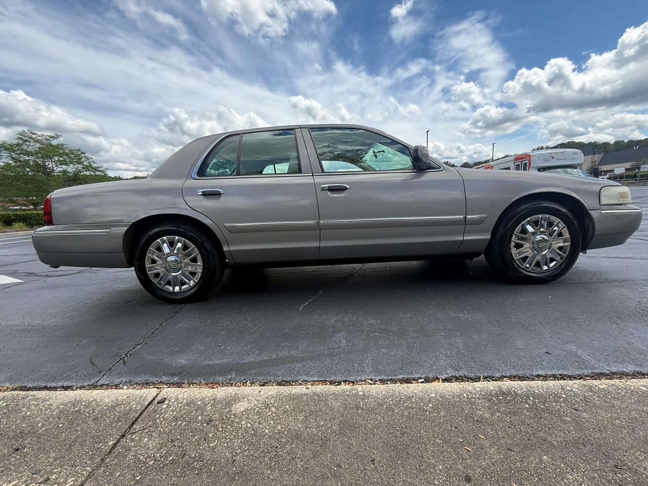 Mercury Grand Marquis 4dr Sdn GS 2008