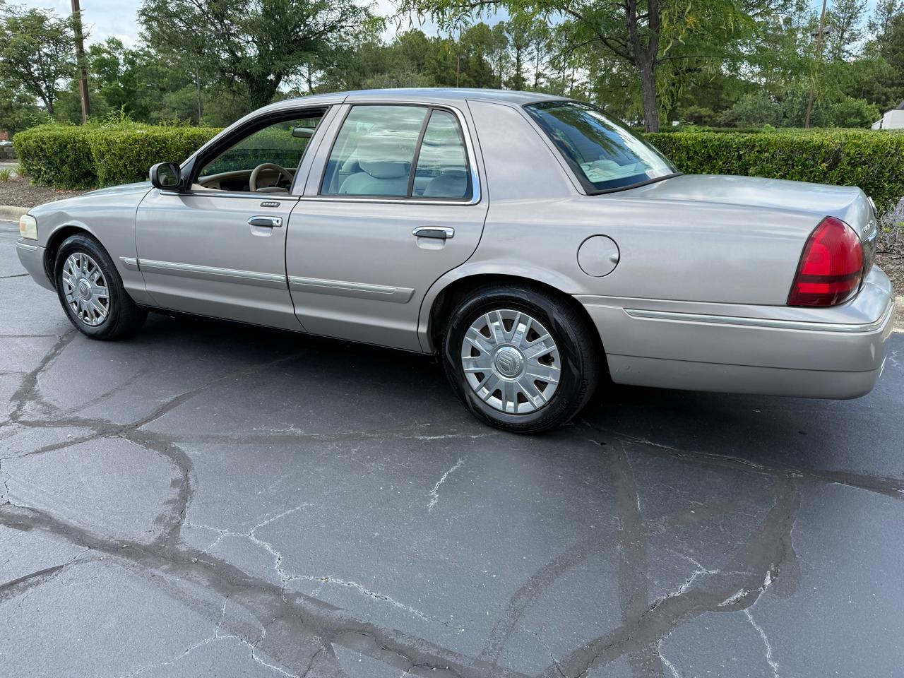 Mercury Grand Marquis 4dr Sdn GS 2008