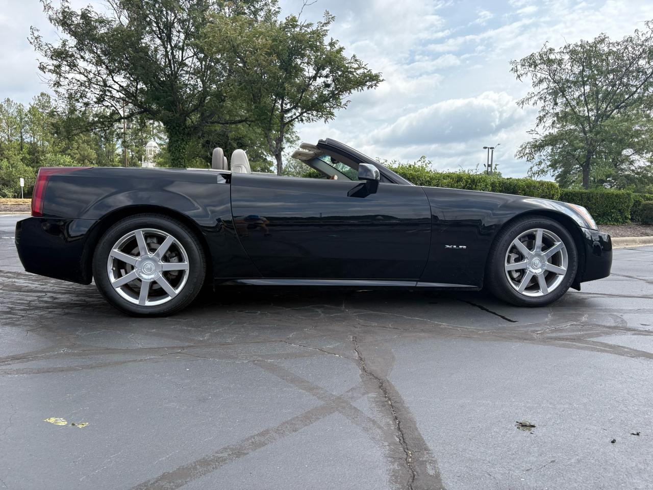 Cadillac XLR 2dr Convertible 2005