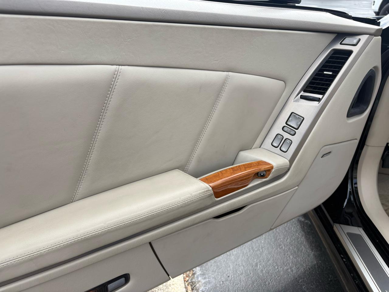 Cadillac XLR 2dr Convertible 2005