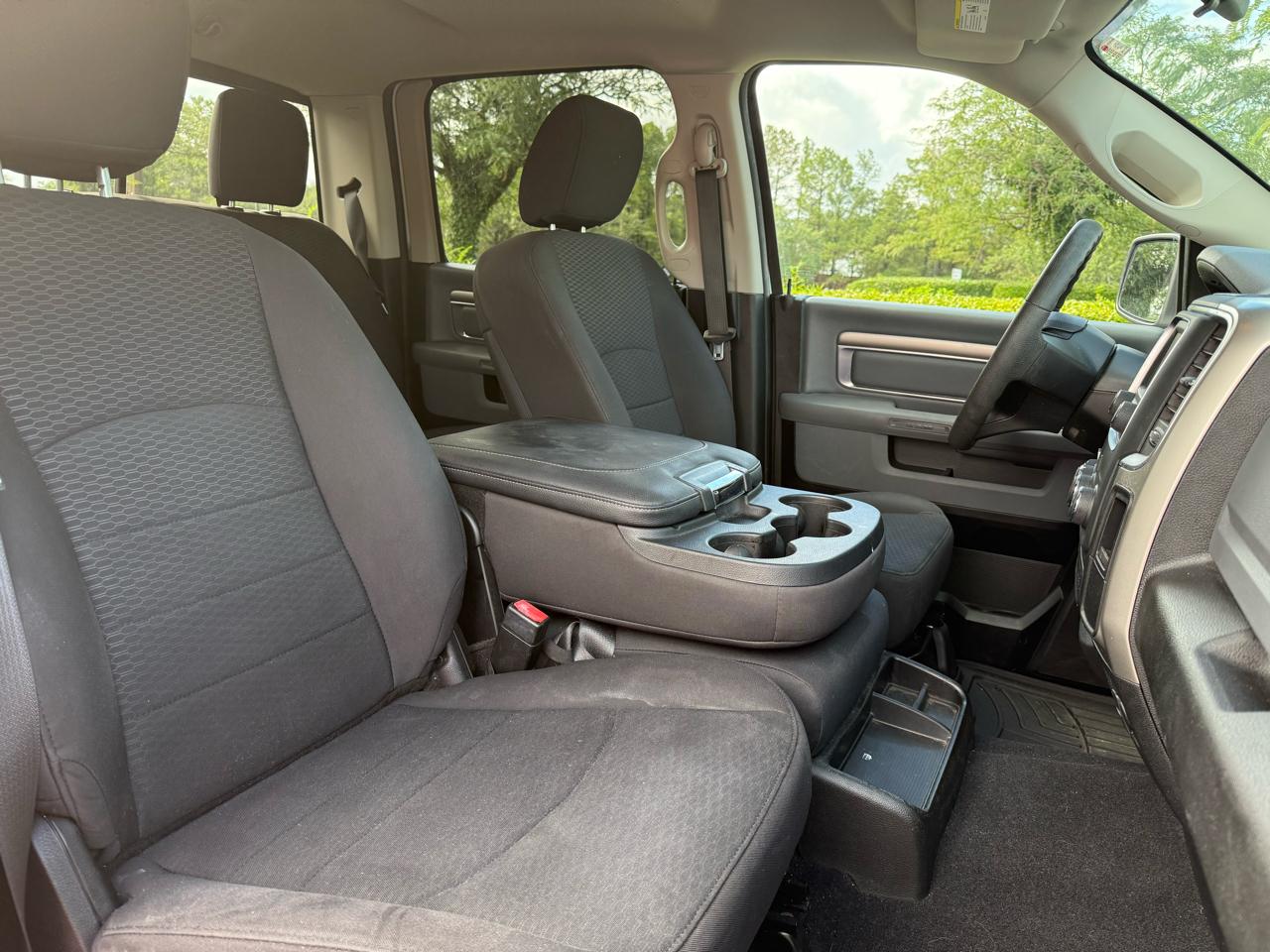 RAM 1500 Classic Warlock 4x4 Crew Cab 5'7" Box 2019