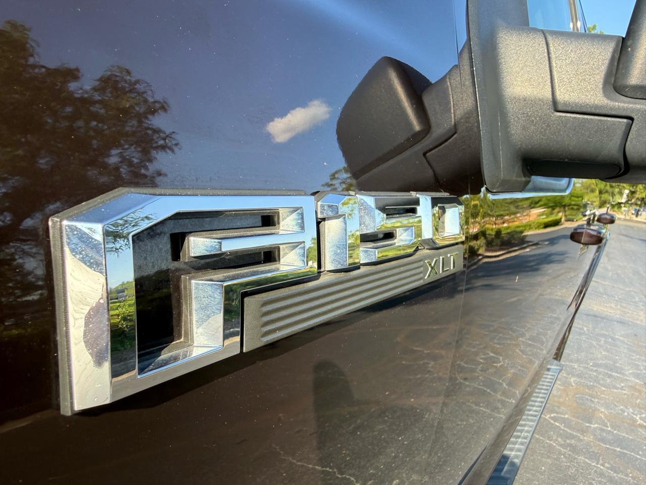 Ford F-150 4WD SuperCrew 139" XLT 2019