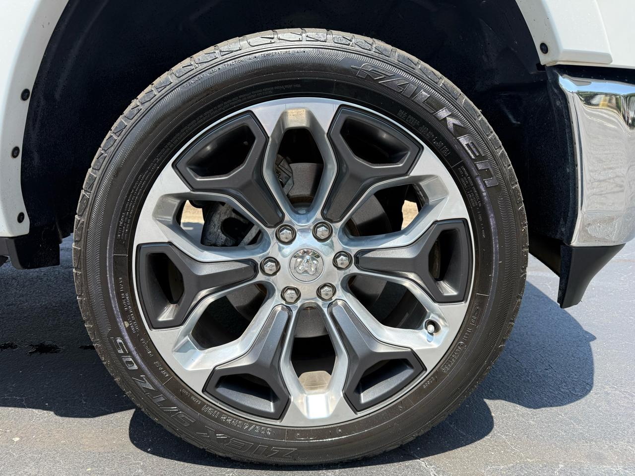 RAM 1500 Longhorn 4x4 Crew Cab 5'7" Box 2019