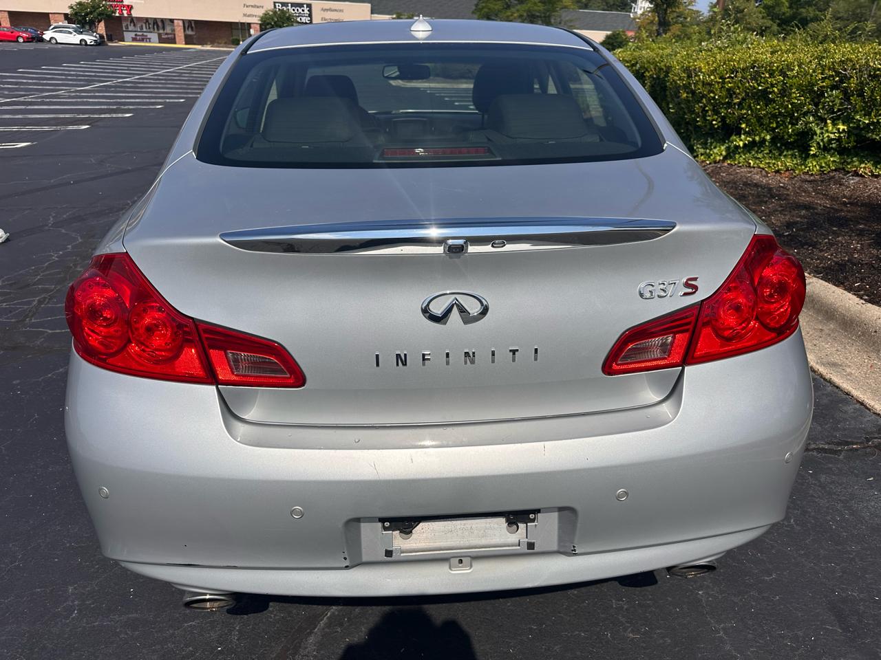 Infiniti G37S  2012