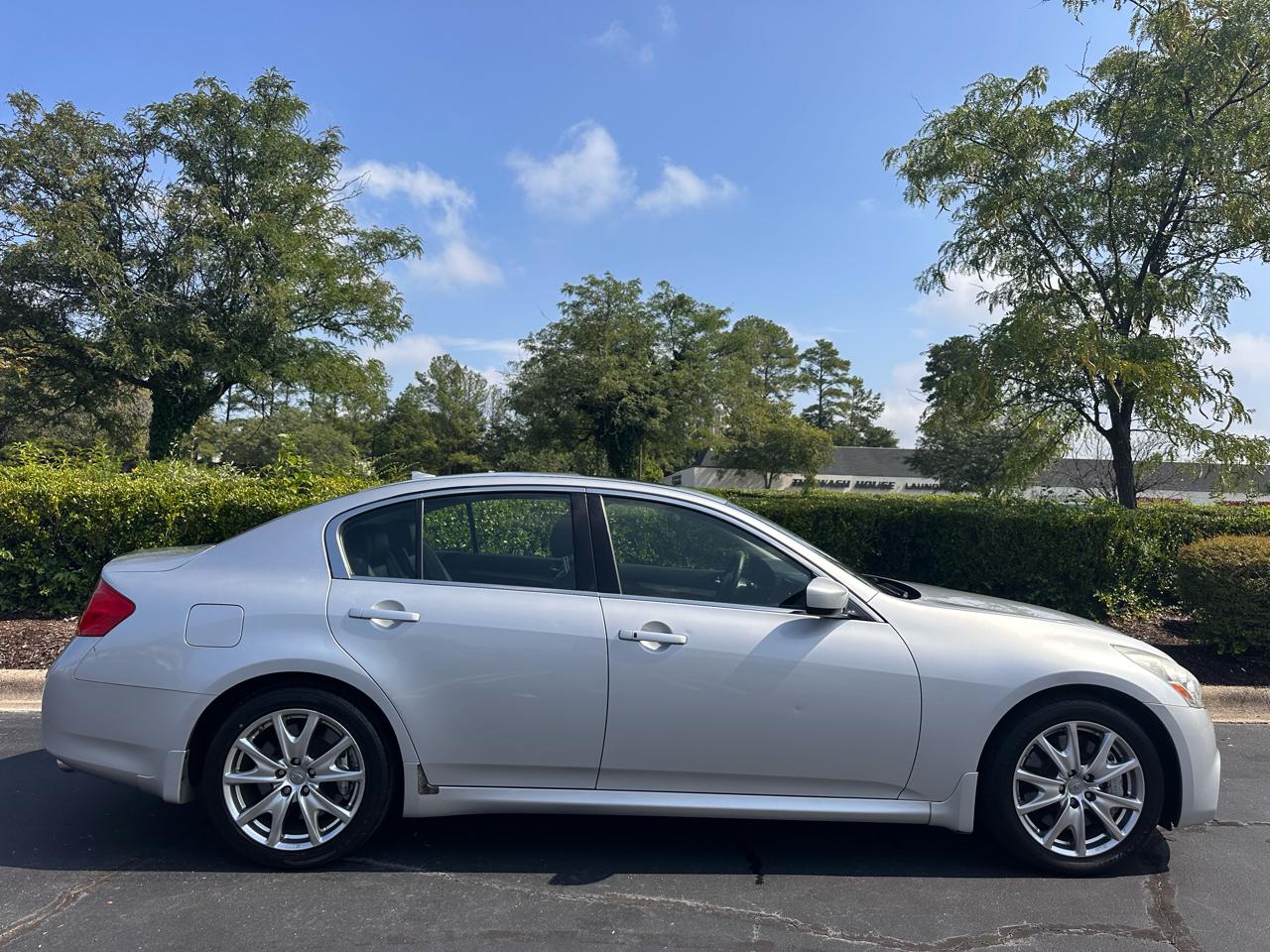 Infiniti G37S  2012