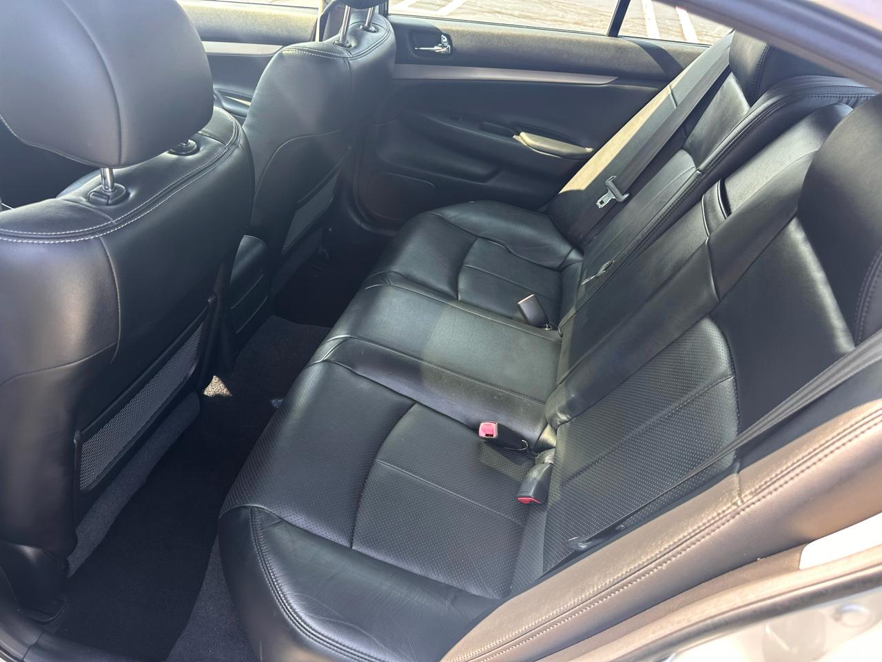 Infiniti G37S  2012