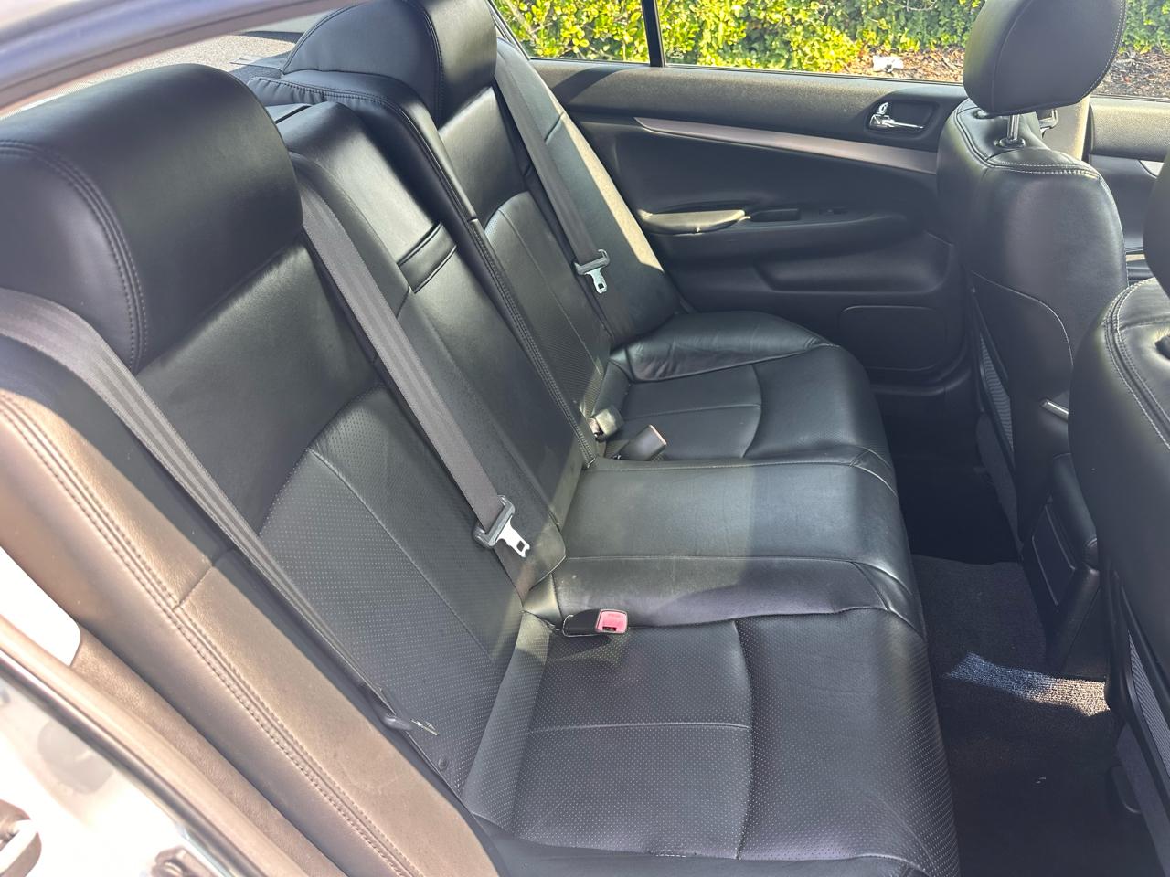 Infiniti G37S  2012