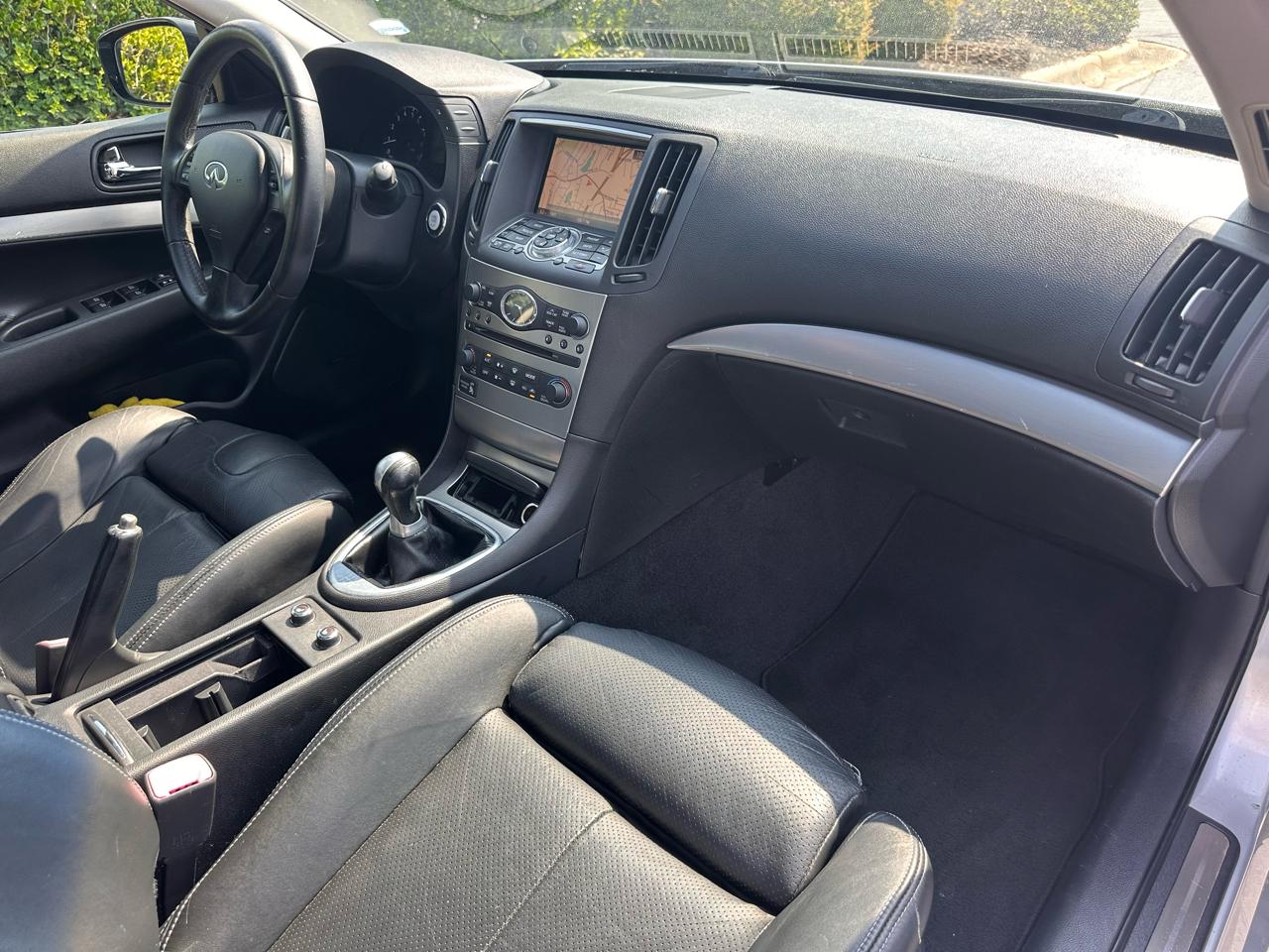 Infiniti G37S  2012