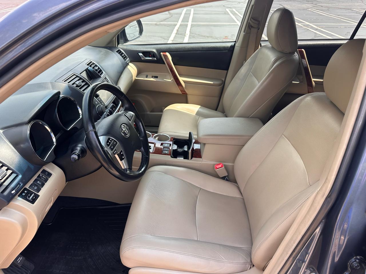 Toyota Highlander Limited V6 4WD 2013