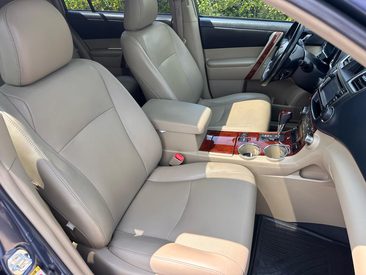 Toyota Highlander Limited V6 4WD 2013