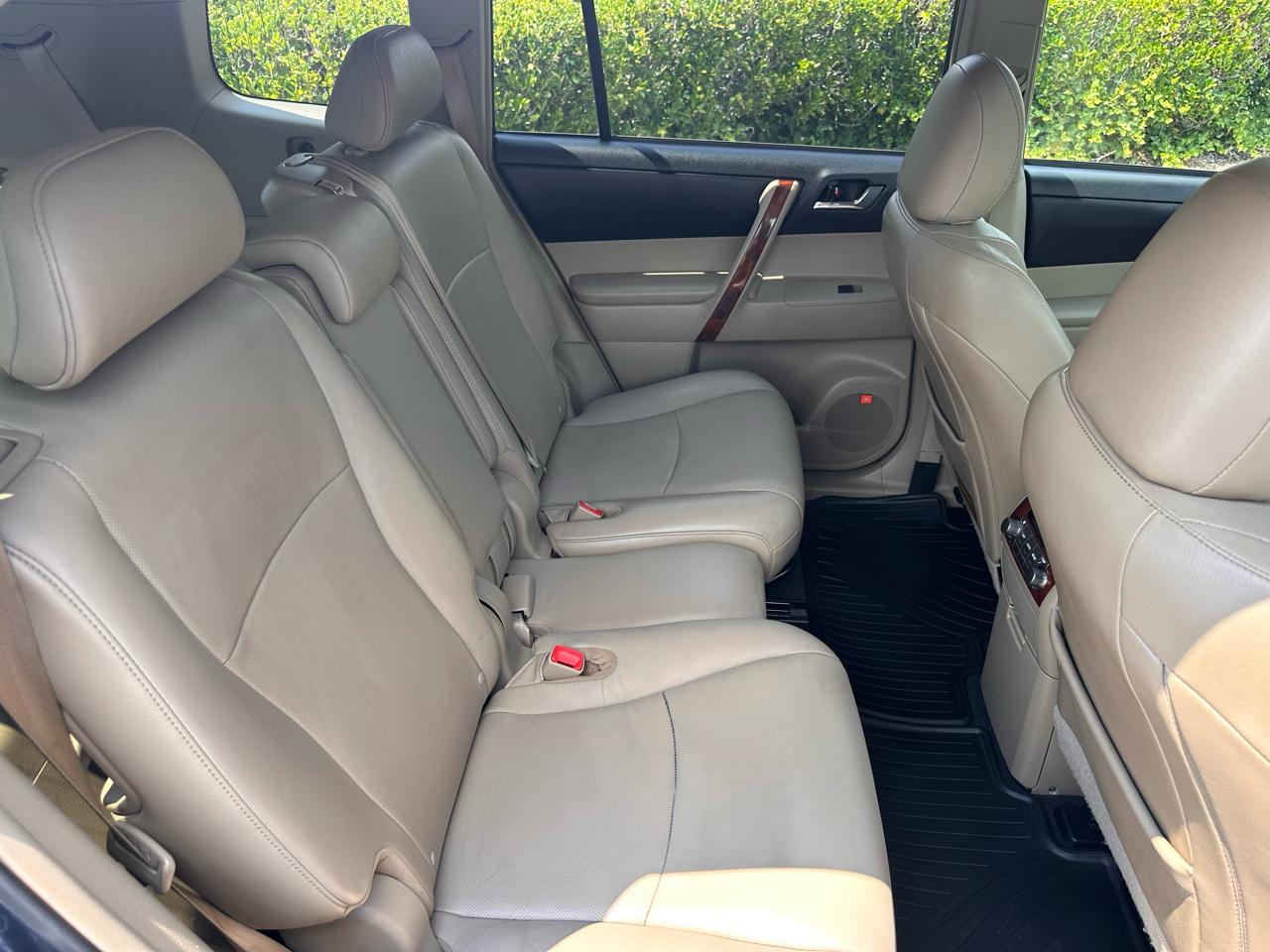 Toyota Highlander Limited V6 4WD 2013