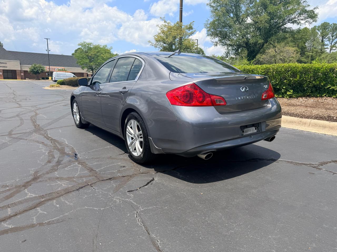 Infiniti G25 Sedan 4dr Journey RWD 2011