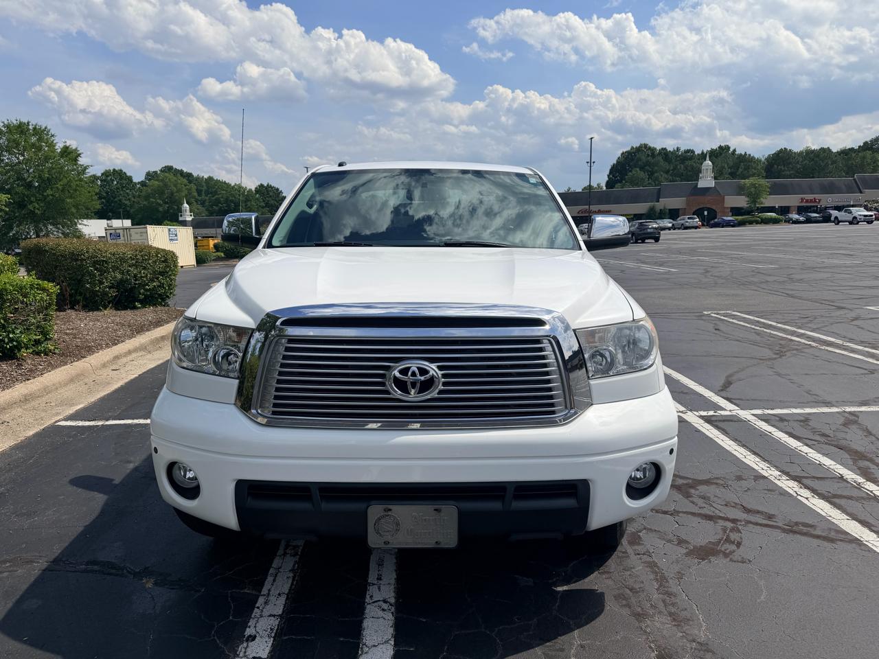 Toyota Tundra 4WD Truck CrewMax 5.7L FFV V8 6-Spd AT LTD (Natl) 2011