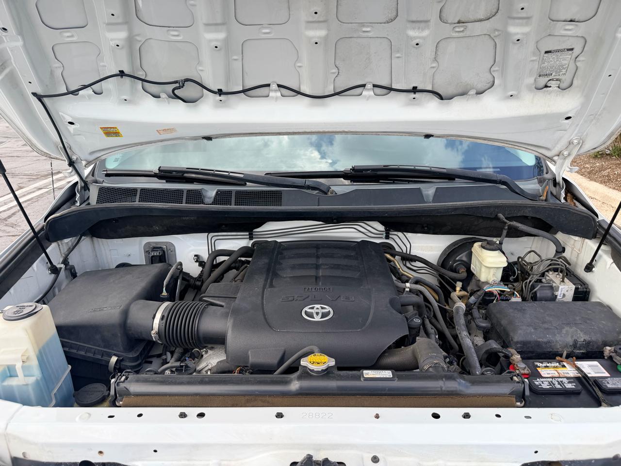 Toyota Tundra 4WD Truck CrewMax 5.7L FFV V8 6-Spd AT LTD (Natl) 2011