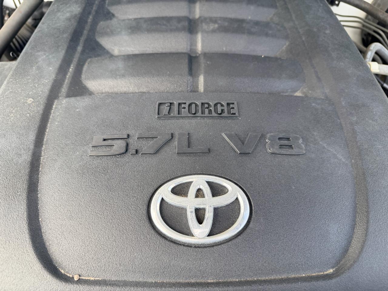 Toyota Tundra 4WD Truck CrewMax 5.7L FFV V8 6-Spd AT LTD (Natl) 2011