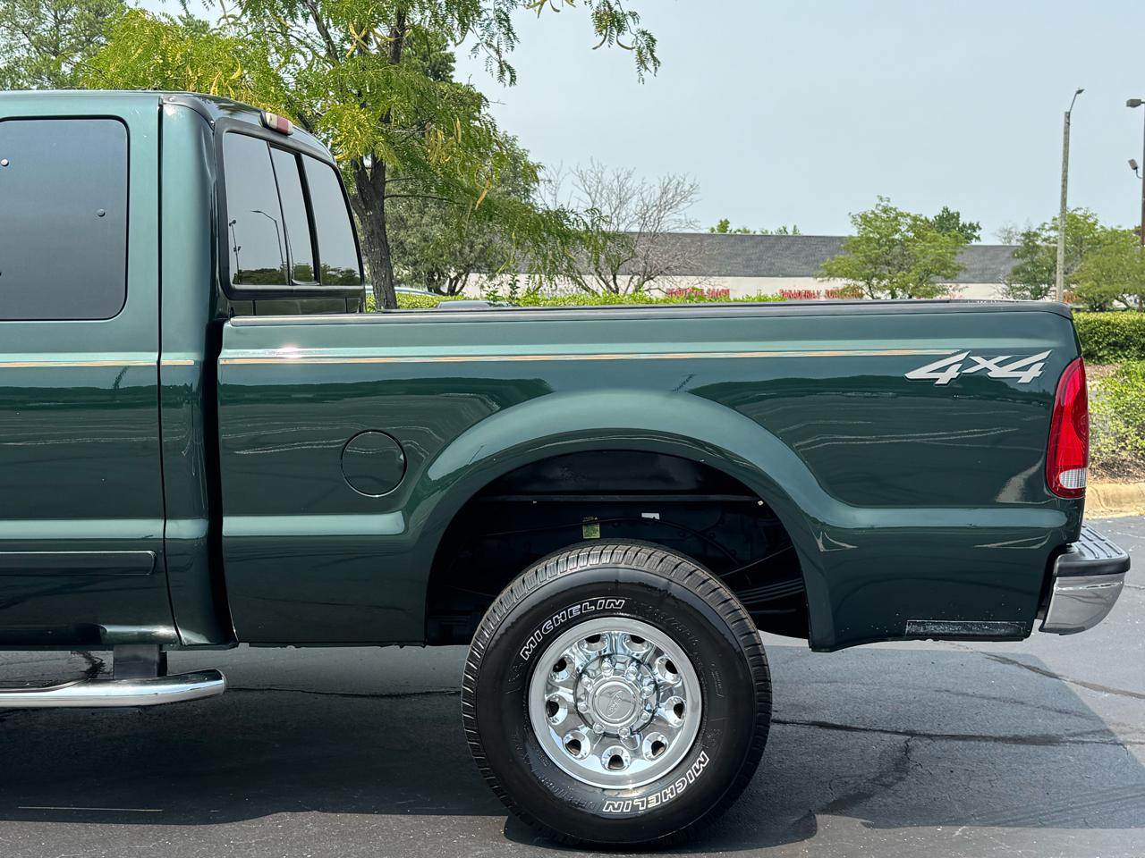Ford Super Duty F-250 Supercab 142" Lariat 4WD 2003