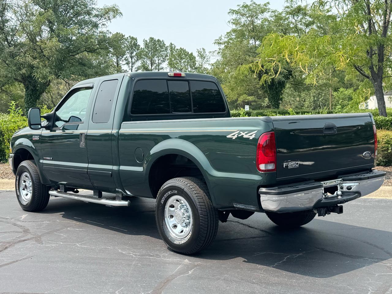 Ford Super Duty F-250 Supercab 142" Lariat 4WD 2003
