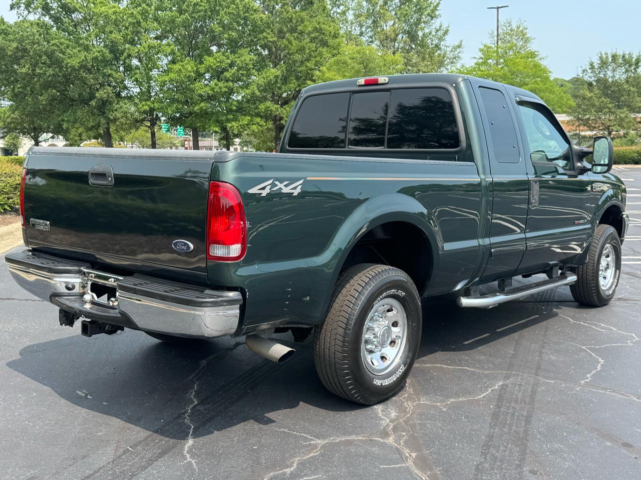 Ford Super Duty F-250 Supercab 142" Lariat 4WD 2003