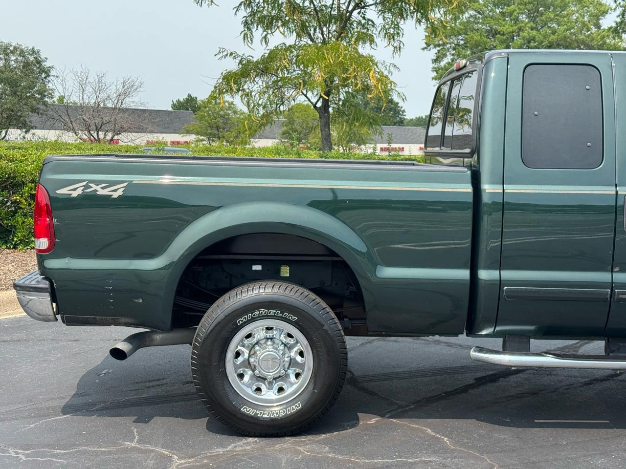 Ford Super Duty F-250 Supercab 142" Lariat 4WD 2003