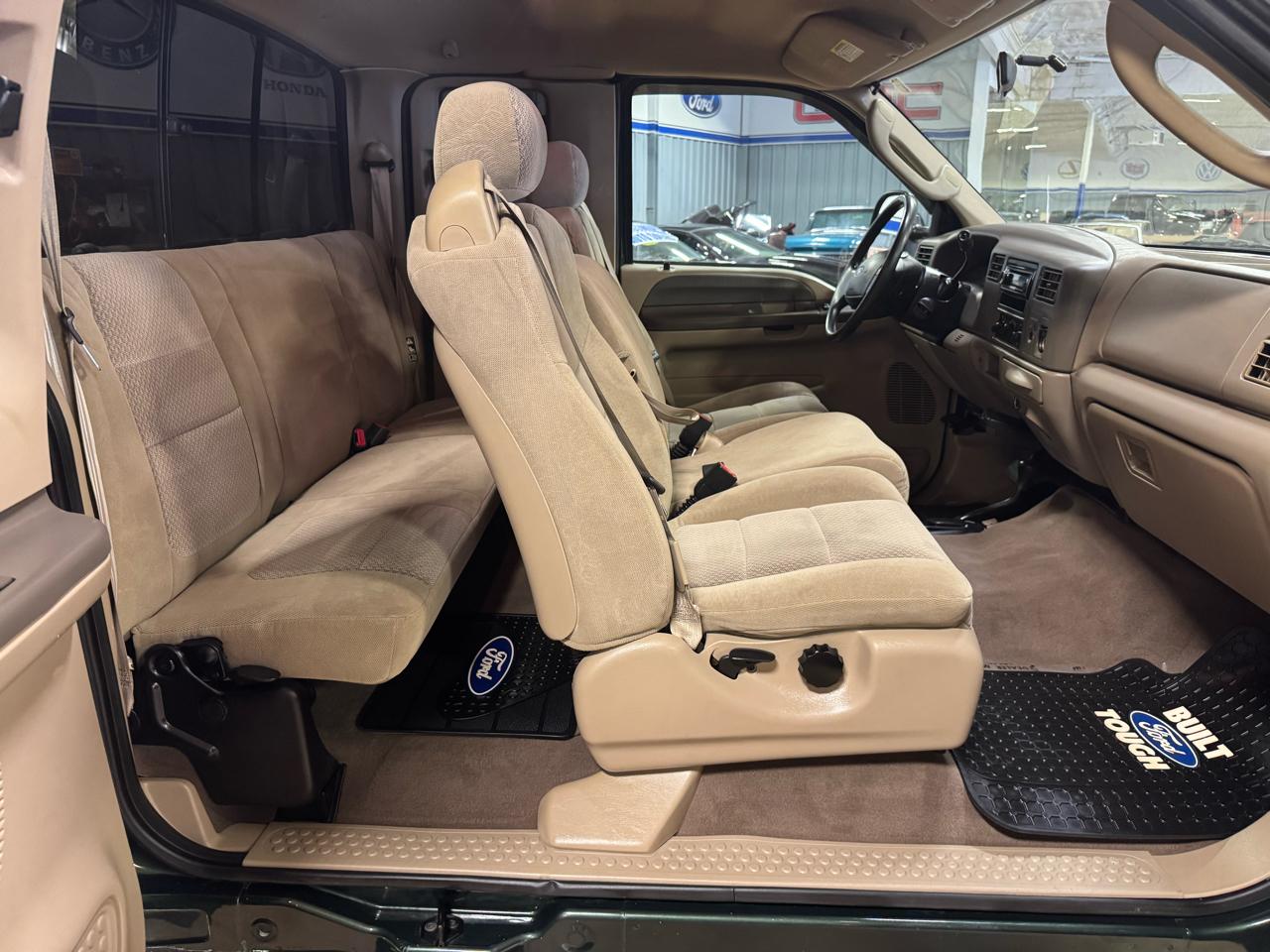 Ford Super Duty F-250 Supercab 142" Lariat 4WD 2003