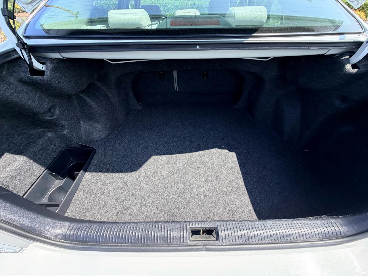 Toyota Camry 4dr Sdn XLE Auto (Natl) 2005