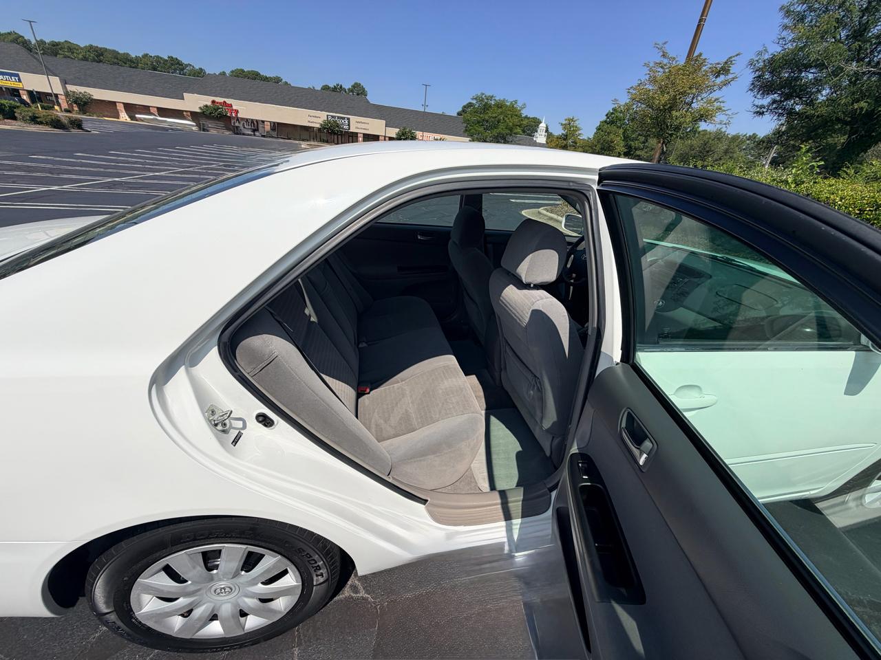 Toyota Camry 4dr Sdn XLE Auto (Natl) 2005
