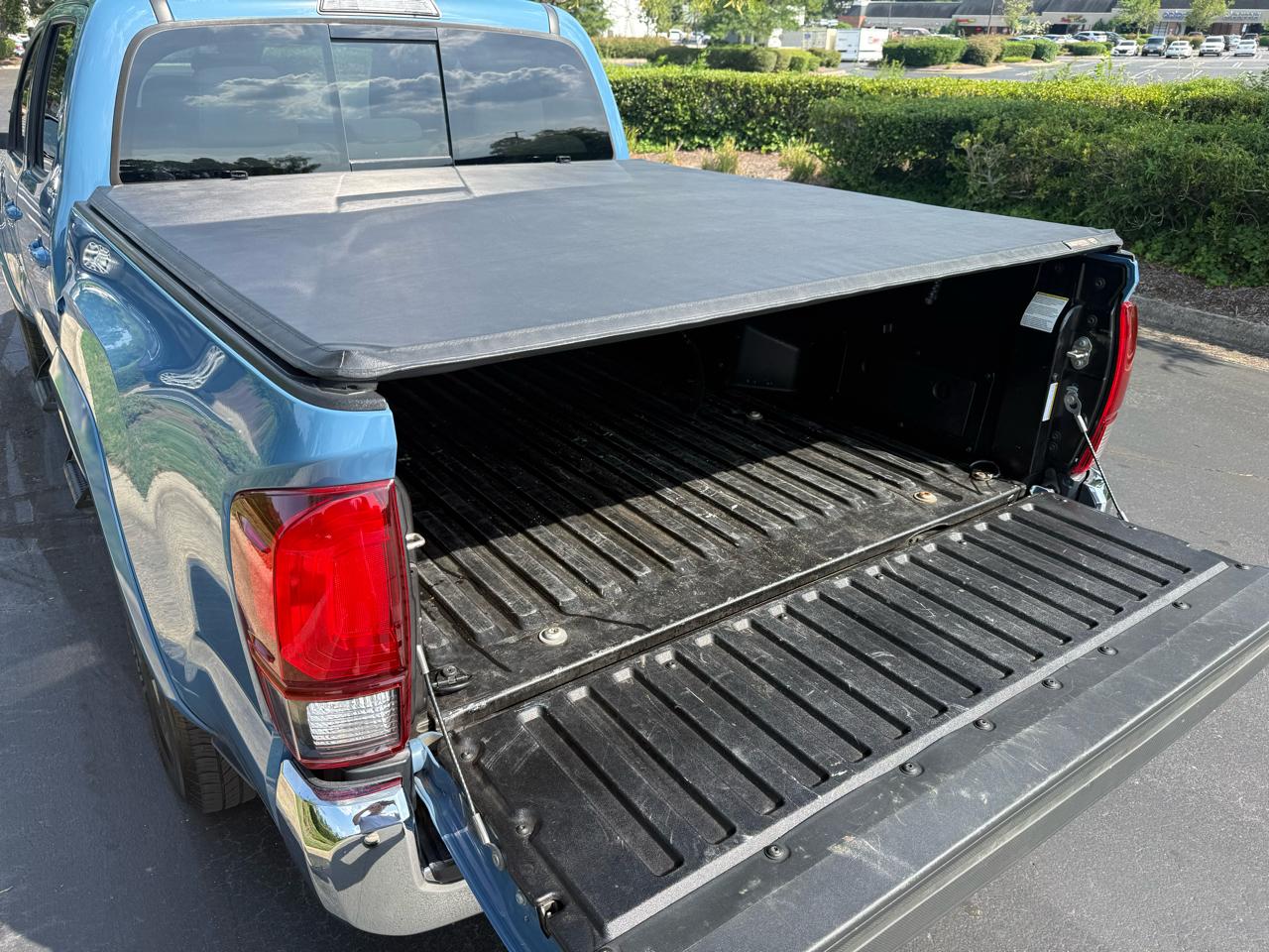 Toyota Tacoma 2WD TRD Off Road Double Cab 5' Bed V6 AT (Natl) 2019