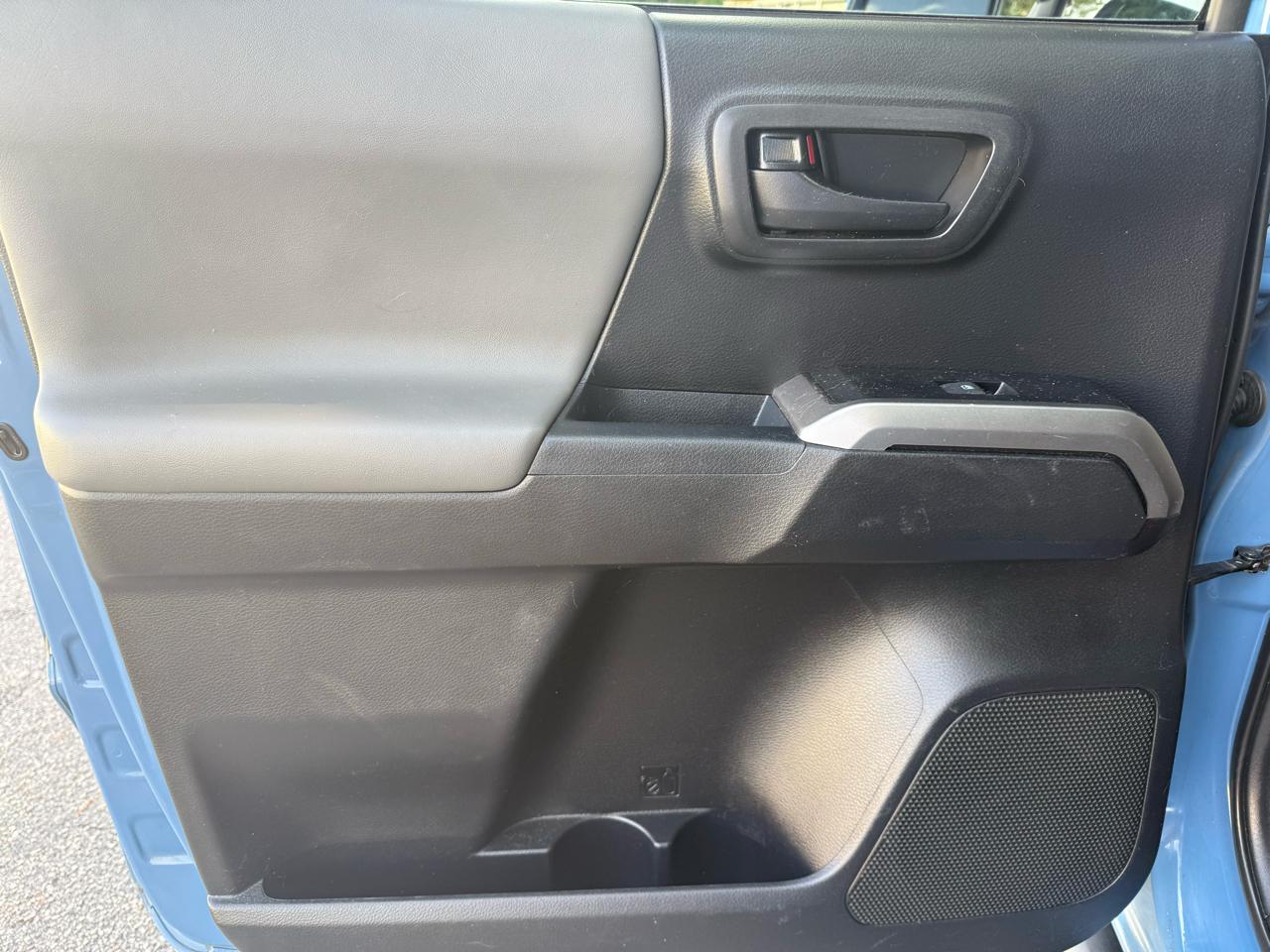Toyota Tacoma 2WD TRD Off Road Double Cab 5' Bed V6 AT (Natl) 2019