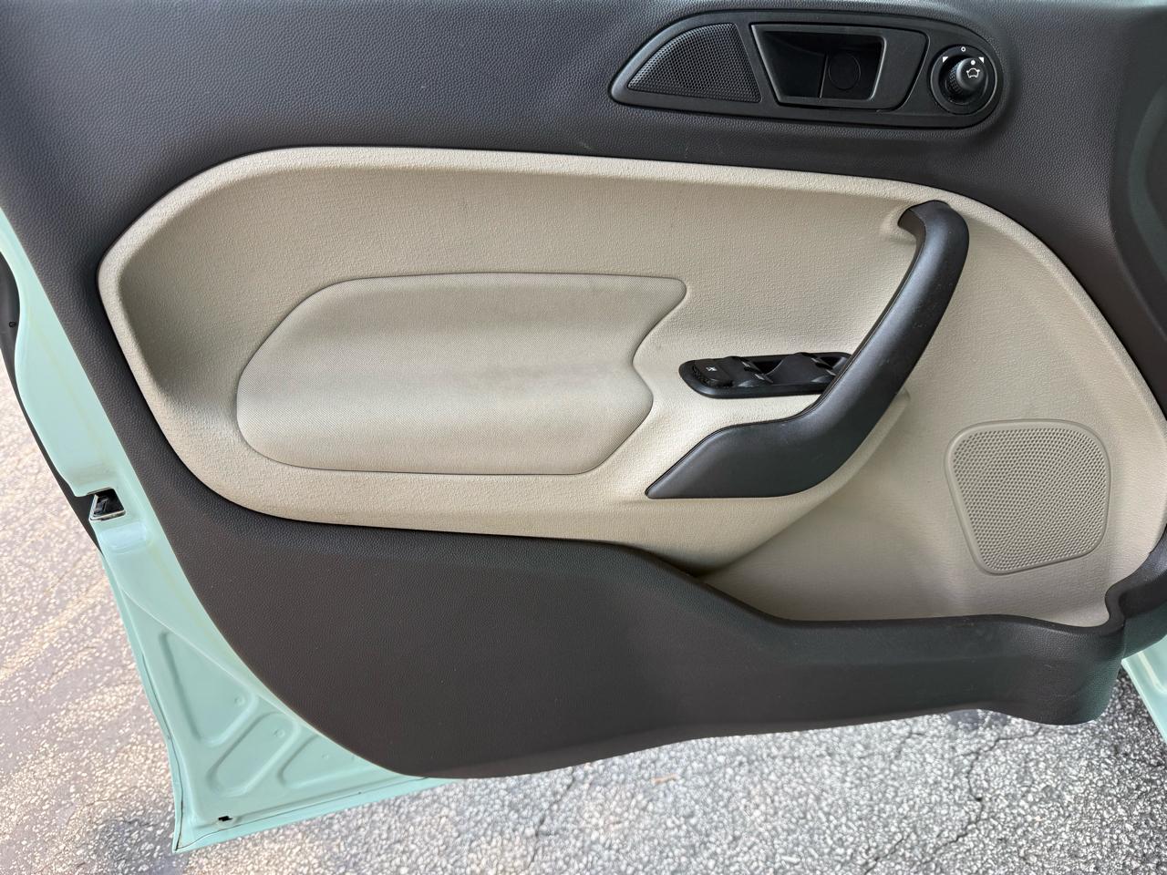 Ford Fiesta SE Sedan 2017