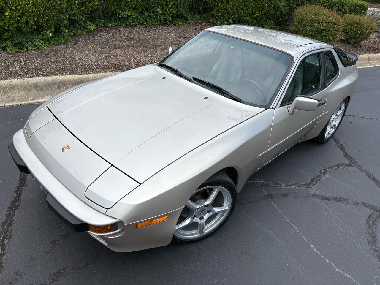Porsche 944 2dr Coupe 5-Spd 1988