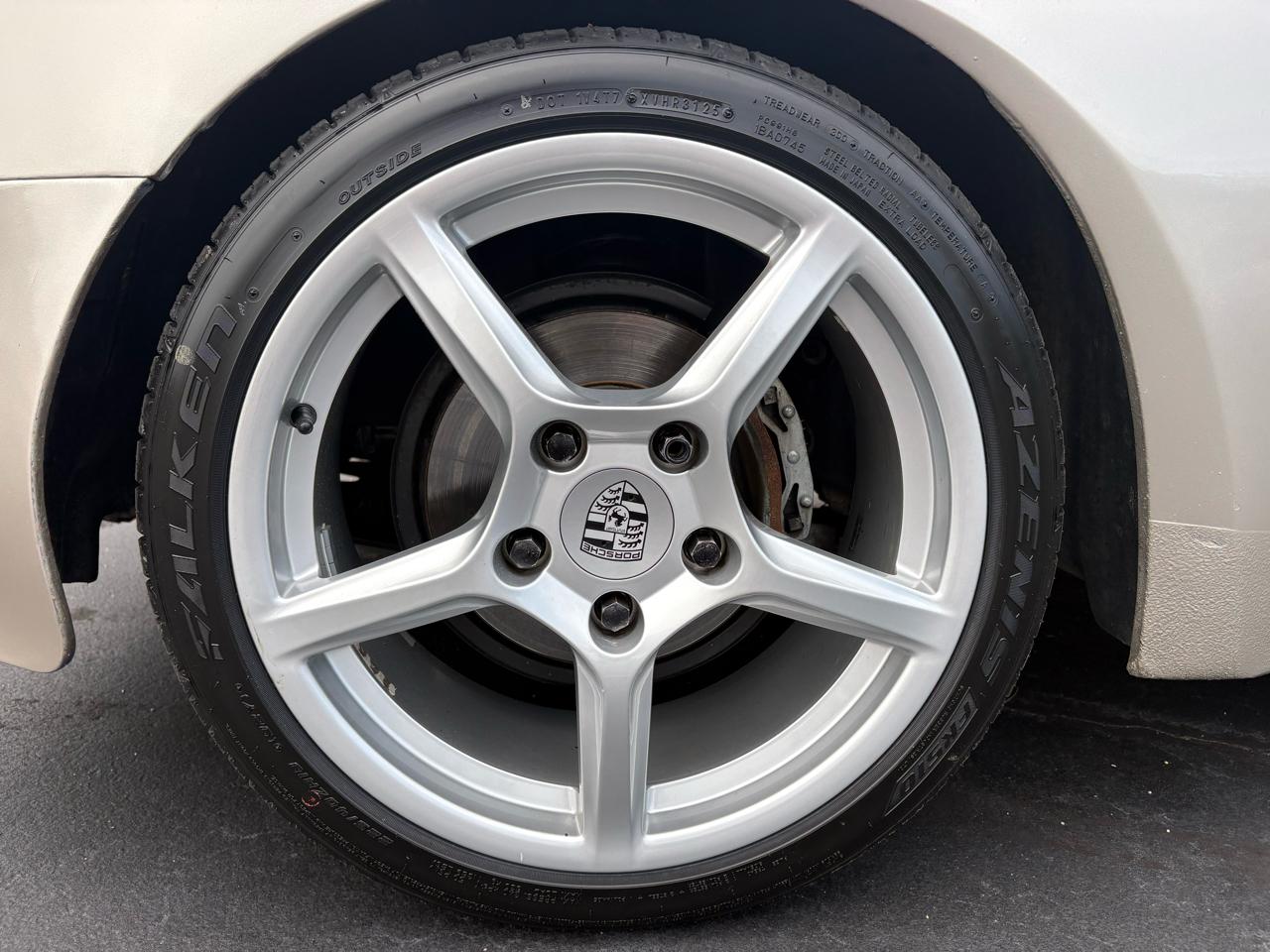 Porsche 944 2dr Coupe 5-Spd 1988
