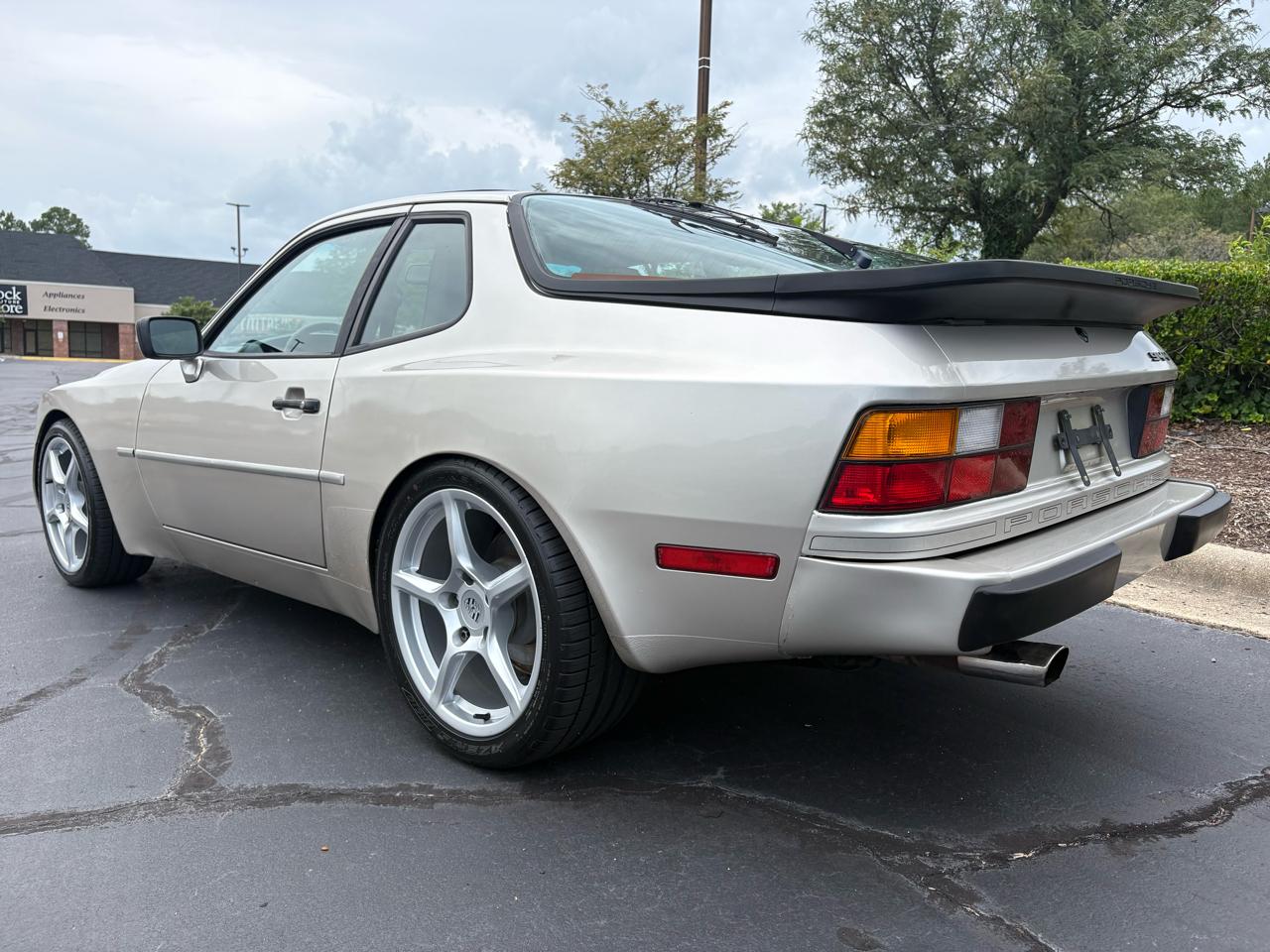 Porsche 944 2dr Coupe 5-Spd 1988