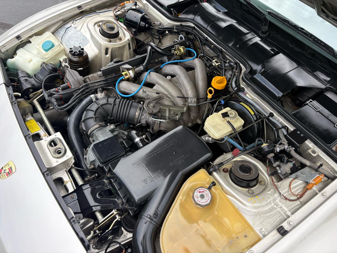 Porsche 944 2dr Coupe 5-Spd 1988