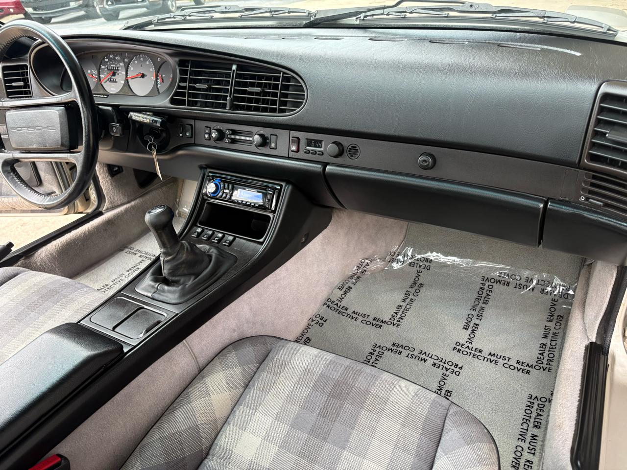 Porsche 944 2dr Coupe 5-Spd 1988