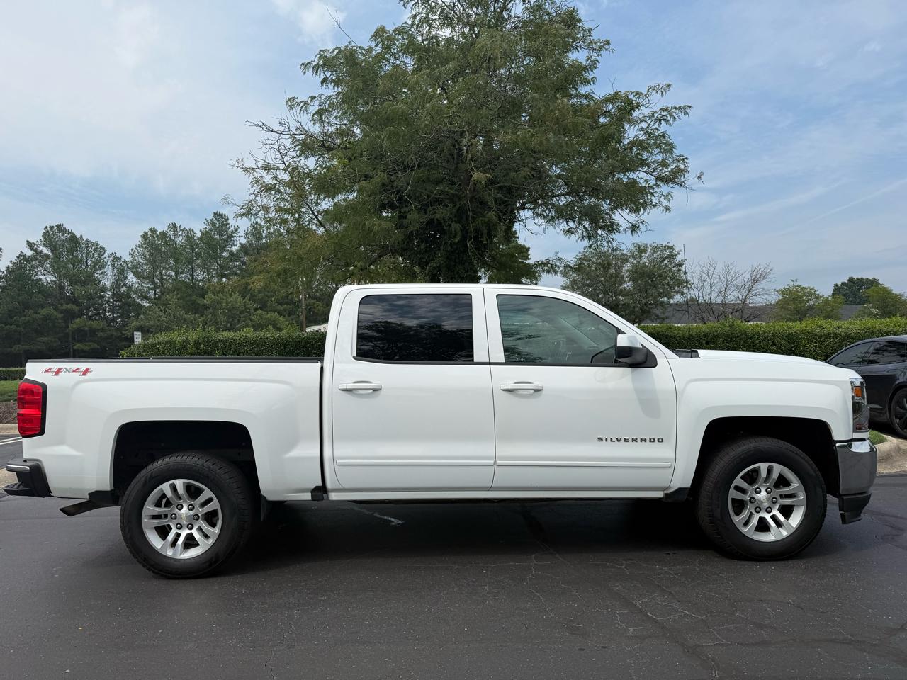 Chevrolet Silverado 1500 4WD Crew Cab 143.5" LT w/1LT 2016