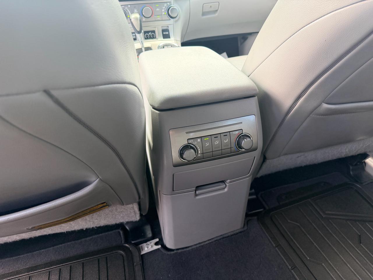 Toyota Highlander 4WD 4dr V6 (Natl) 2012
