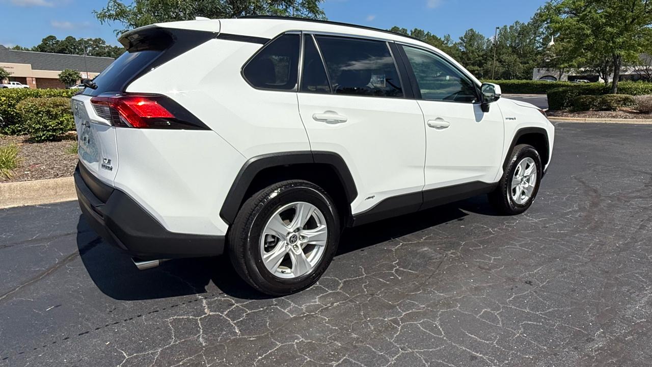 Toyota RAV4 Hybrid XLE AWD (Natl) 2021