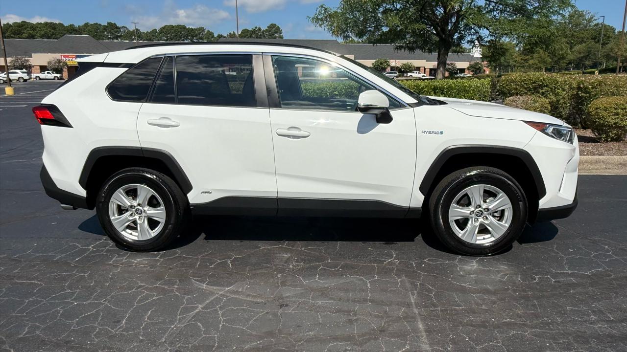 Toyota RAV4 Hybrid XLE AWD (Natl) 2021