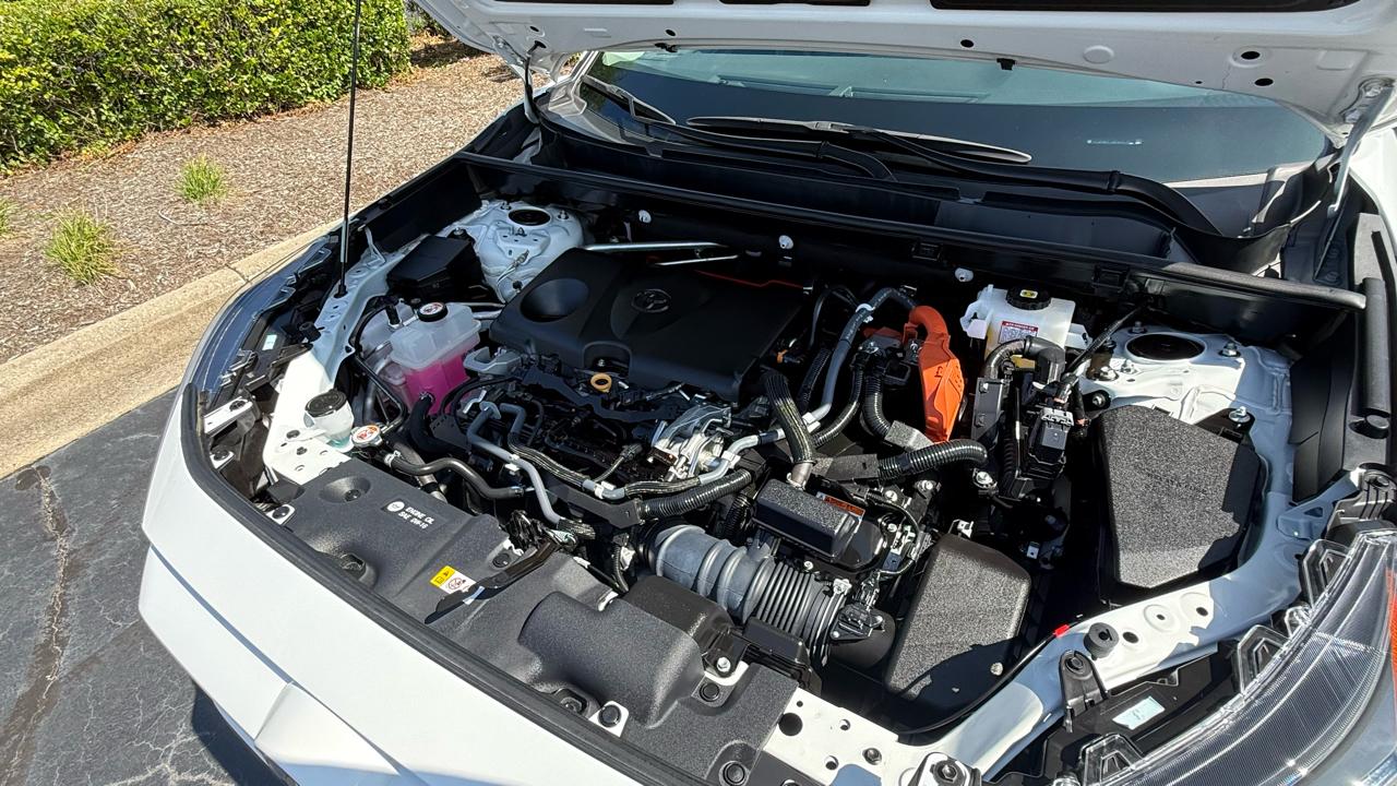 Toyota RAV4 Hybrid XLE AWD (Natl) 2021