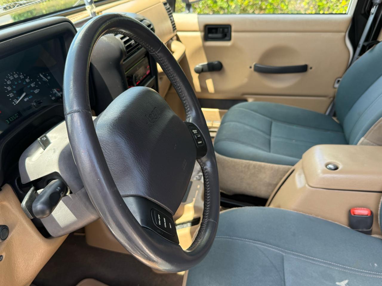 Jeep Wrangler 2dr Sahara 2000