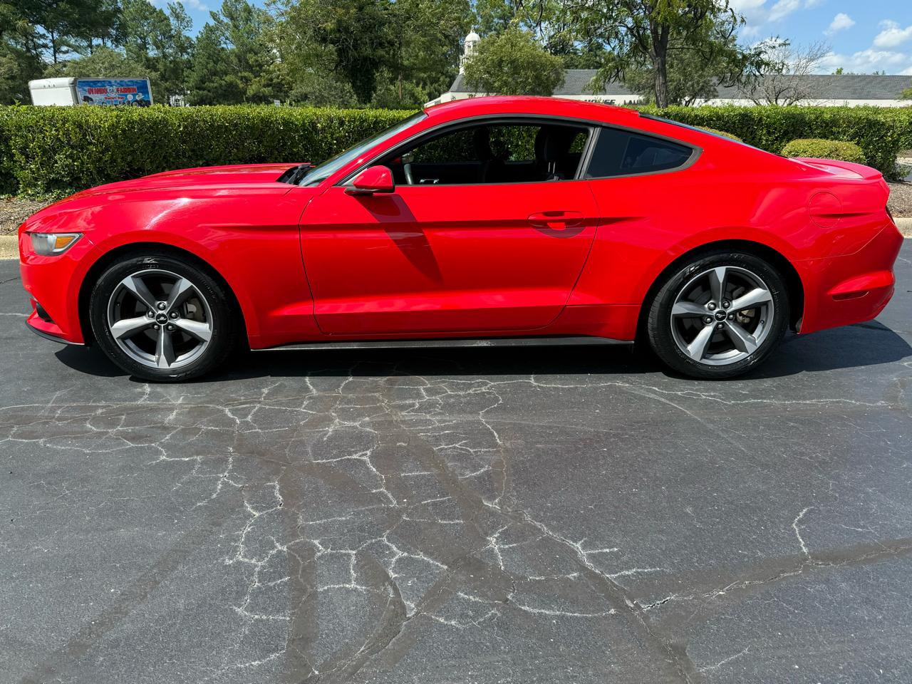 Ford Mustang 2dr Fastback V6 2015