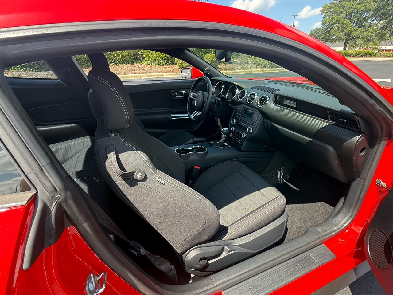 Ford Mustang 2dr Fastback V6 2015