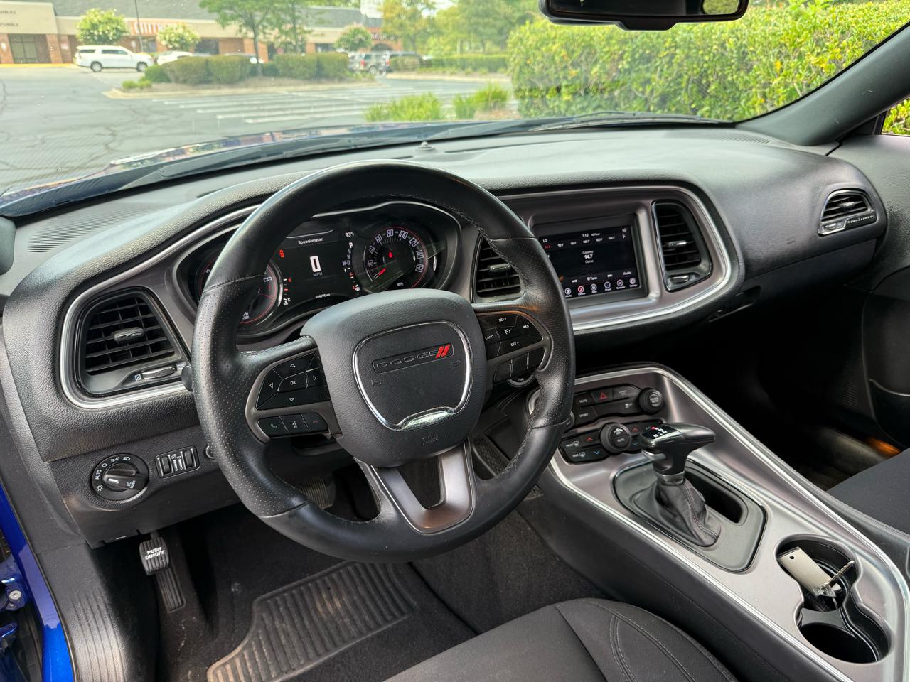 Dodge Challenger SXT RWD 2019