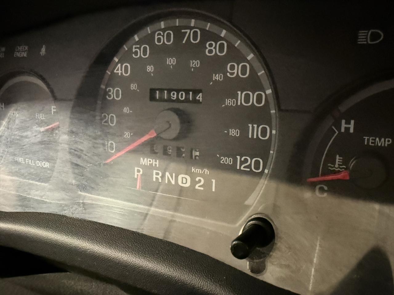 Ford Crown Victoria 4dr Sdn LX 2003