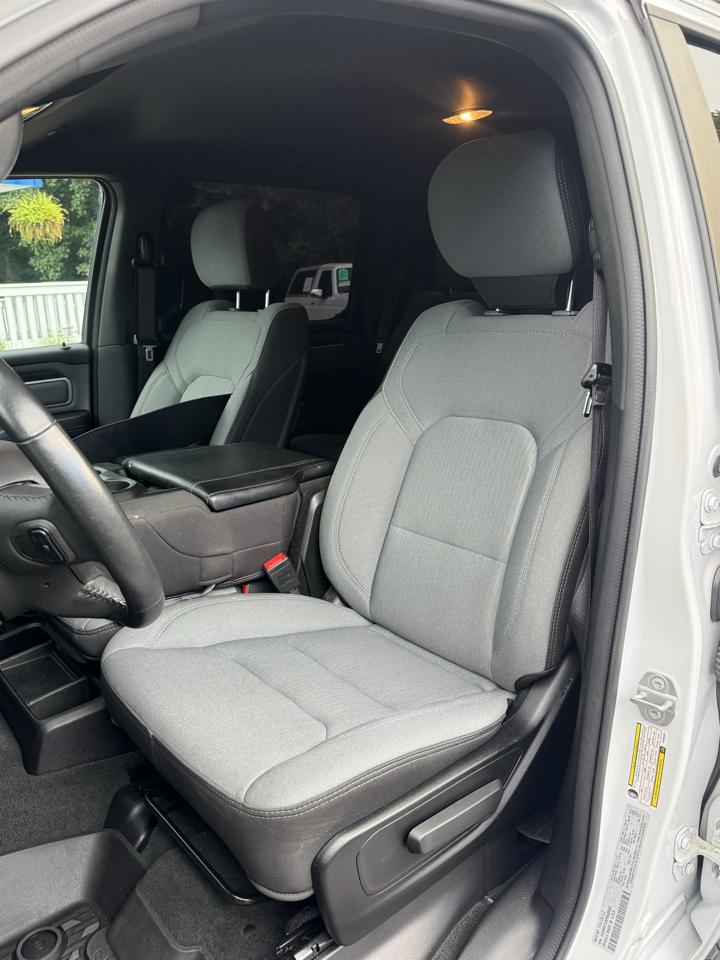 RAM 1500 Big Horn 4x2 Crew Cab 5'7" Box 2023