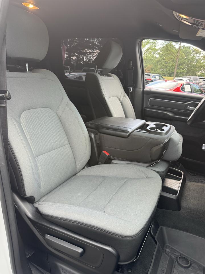 RAM 1500 Big Horn 4x2 Crew Cab 5'7" Box 2023