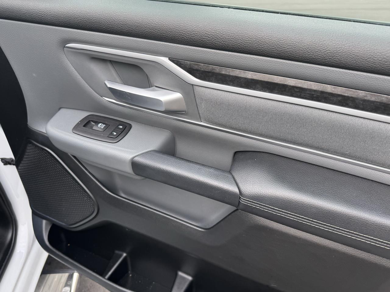 RAM 1500 Big Horn 4x2 Crew Cab 5'7" Box 2023