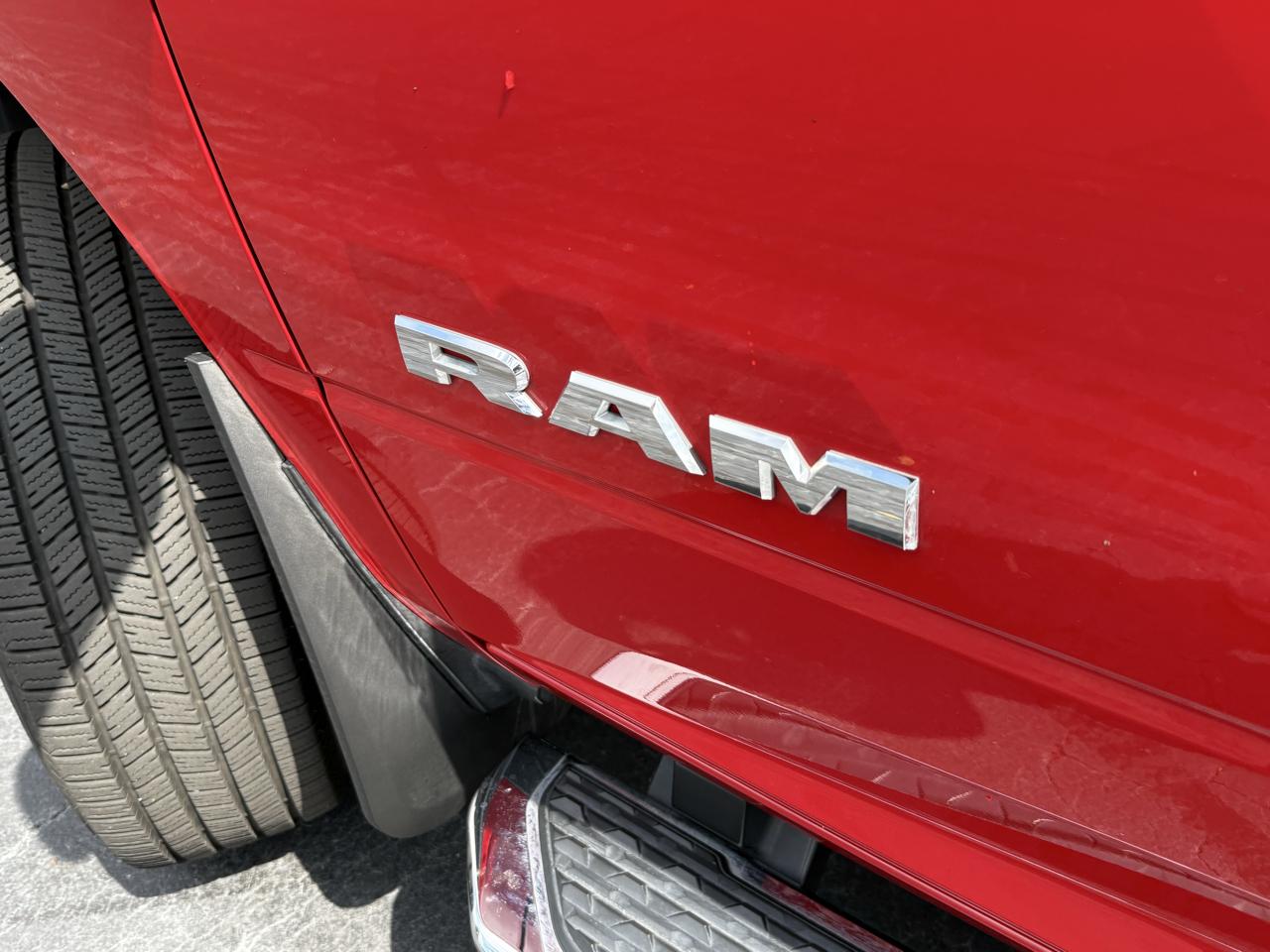 RAM 2500 Big Horn 4x4 Crew Cab 6'4" Box 2024