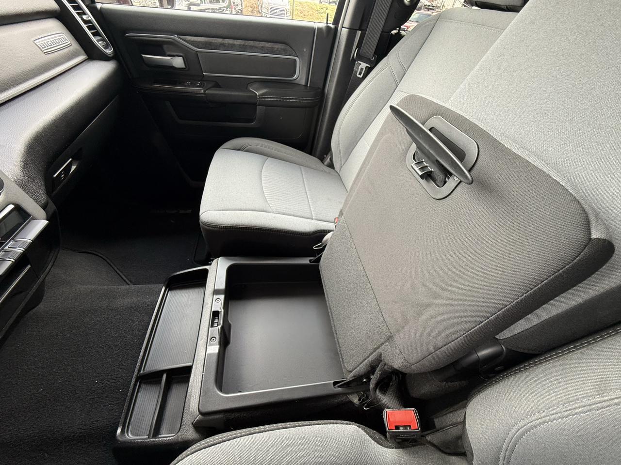 RAM 2500 Big Horn 4x4 Crew Cab 6'4" Box 2024